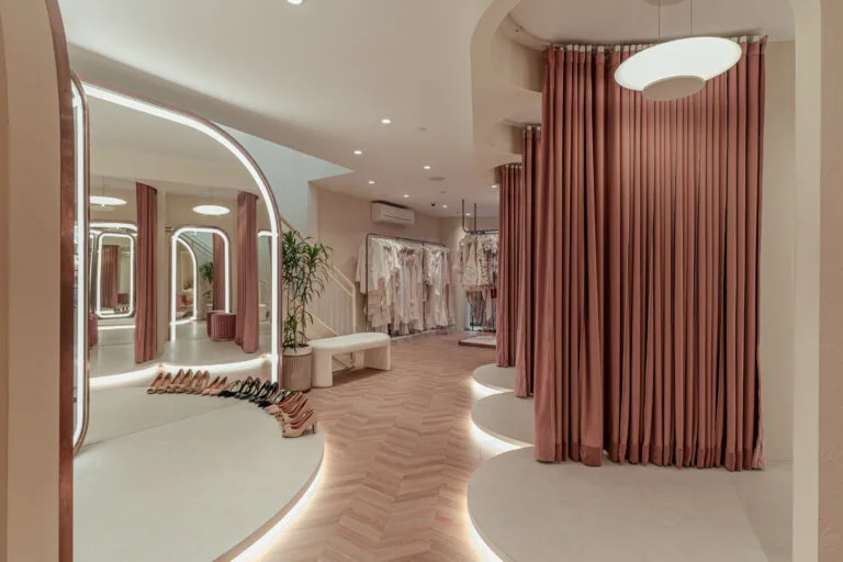 Rentadella-fashion-clothing-retail-showroom-buildbuilt-commercial-projects-1
