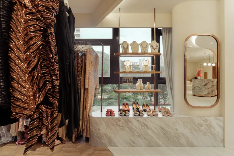 Rentadella-fashion-clothing-retail-showroom-buildbuilt-commercial-projects-10