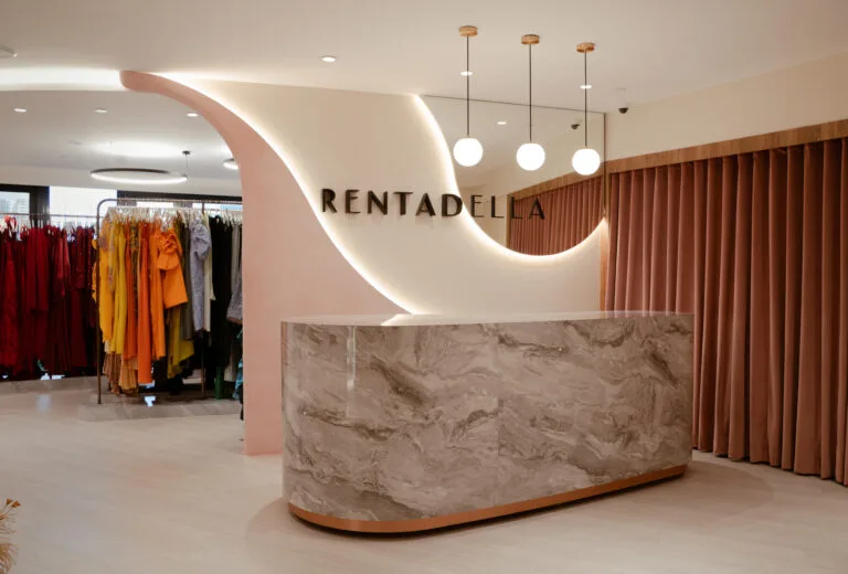 Rentadella-fashion-clothing-retail-showroom-buildbuilt-commercial-projects-13