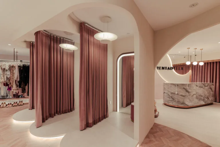 Rentadella-fashion-clothing-retail-showroom-buildbuilt-commercial-projects-18