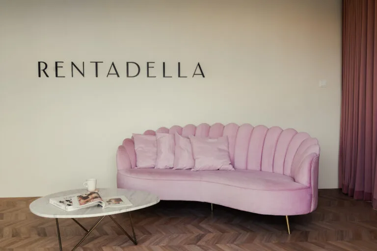 Rentadella-fashion-clothing-retail-showroom-buildbuilt-commercial-projects-21