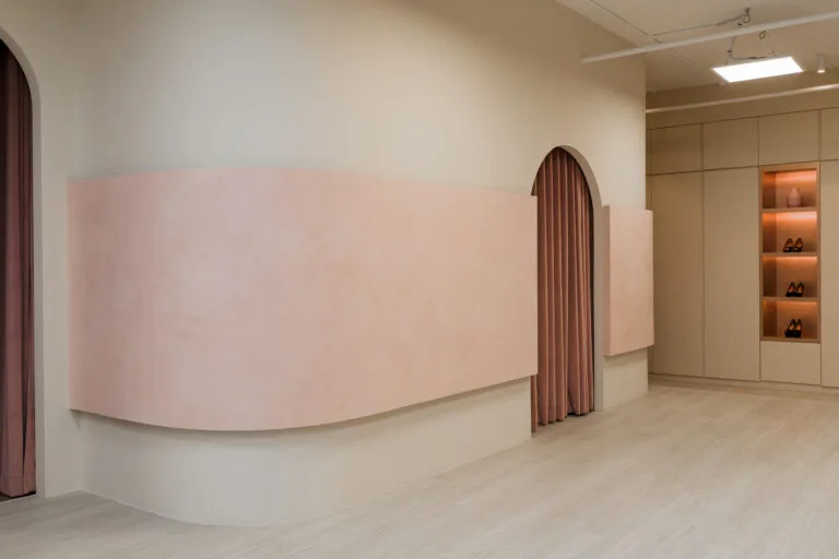 Rentadella-fashion-clothing-retail-showroom-buildbuilt-commercial-projects-22