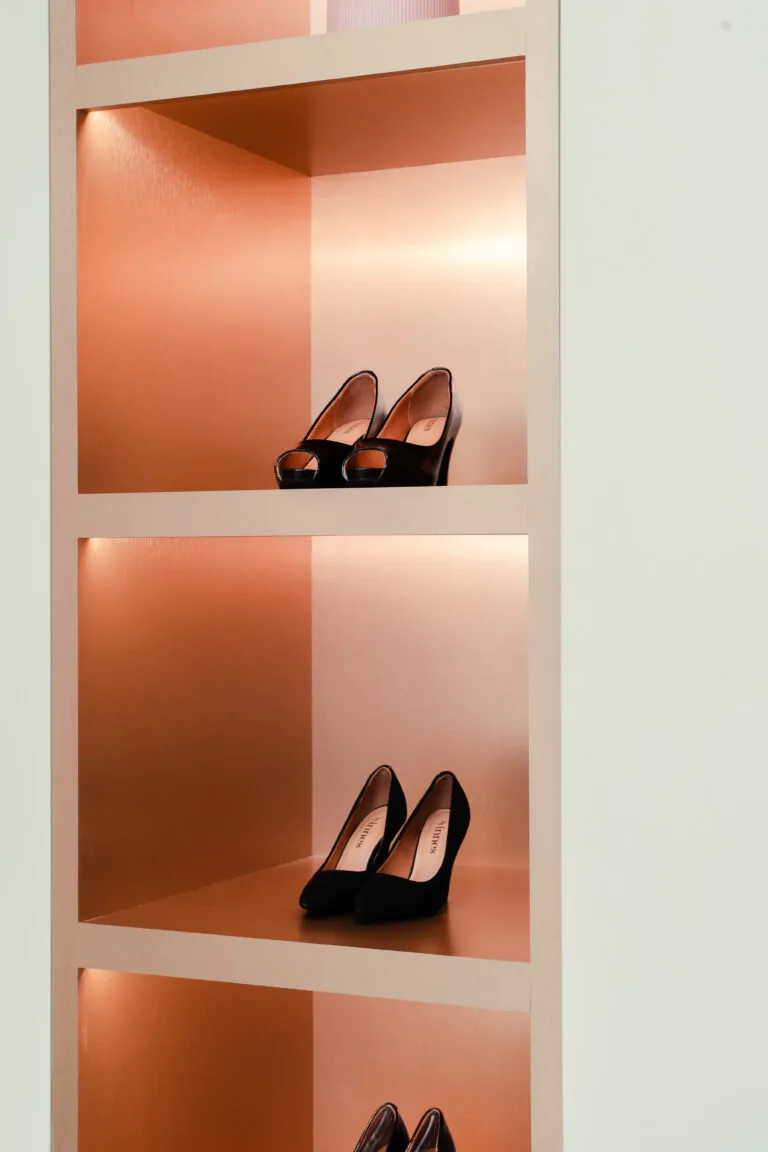 Rentadella-fashion-clothing-retail-showroom-buildbuilt-commercial-projects-4