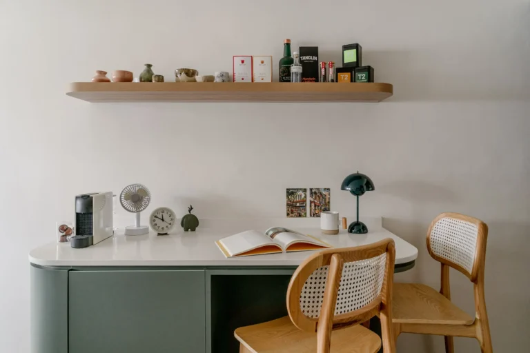home-with-breakfast-bar (2)