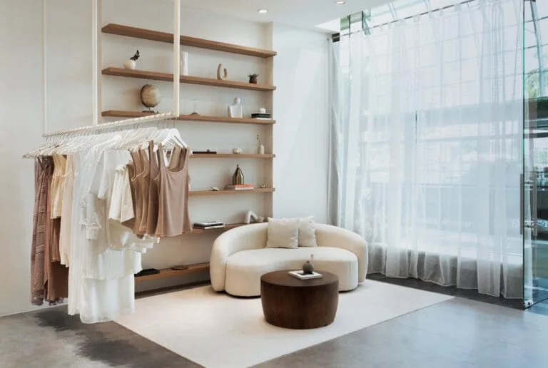 Klarra-Pop-up-fashion-clothing-buildbuilt-commercial-project-14
