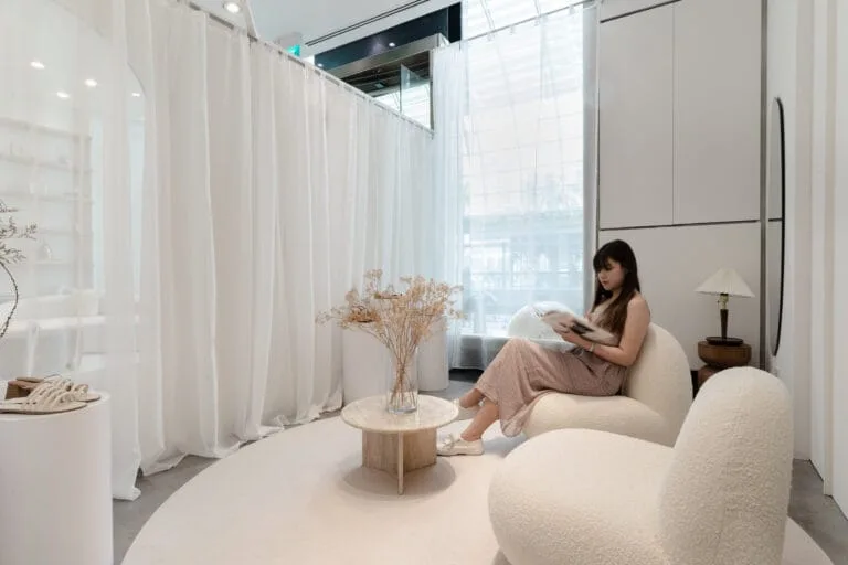 Klarra-Pop-up-fashion-clothing-buildbuilt-commercial-project-19