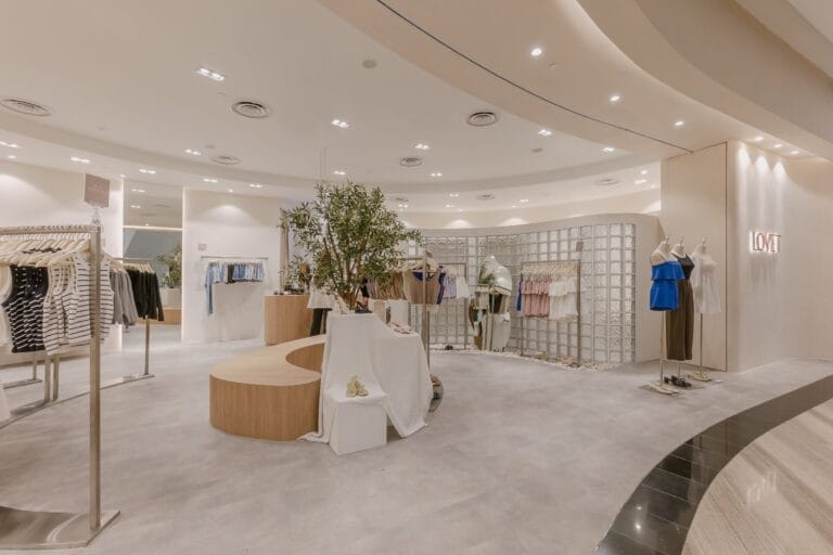 LOVET-Pop-up-fashion-clothing-retail-buildbuilt-commercial-project-03