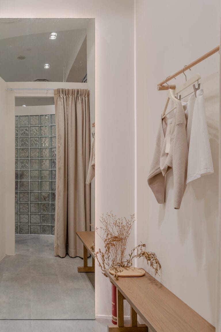 LOVET-Pop-up-fashion-clothing-retail-buildbuilt-commercial-project-12