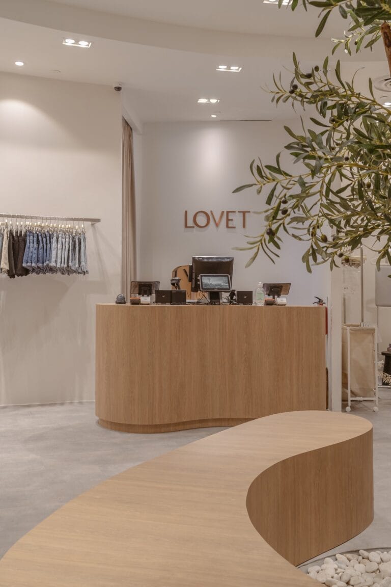 LOVET-Pop-up-fashion-clothing-retail-buildbuilt-commercial-project-14