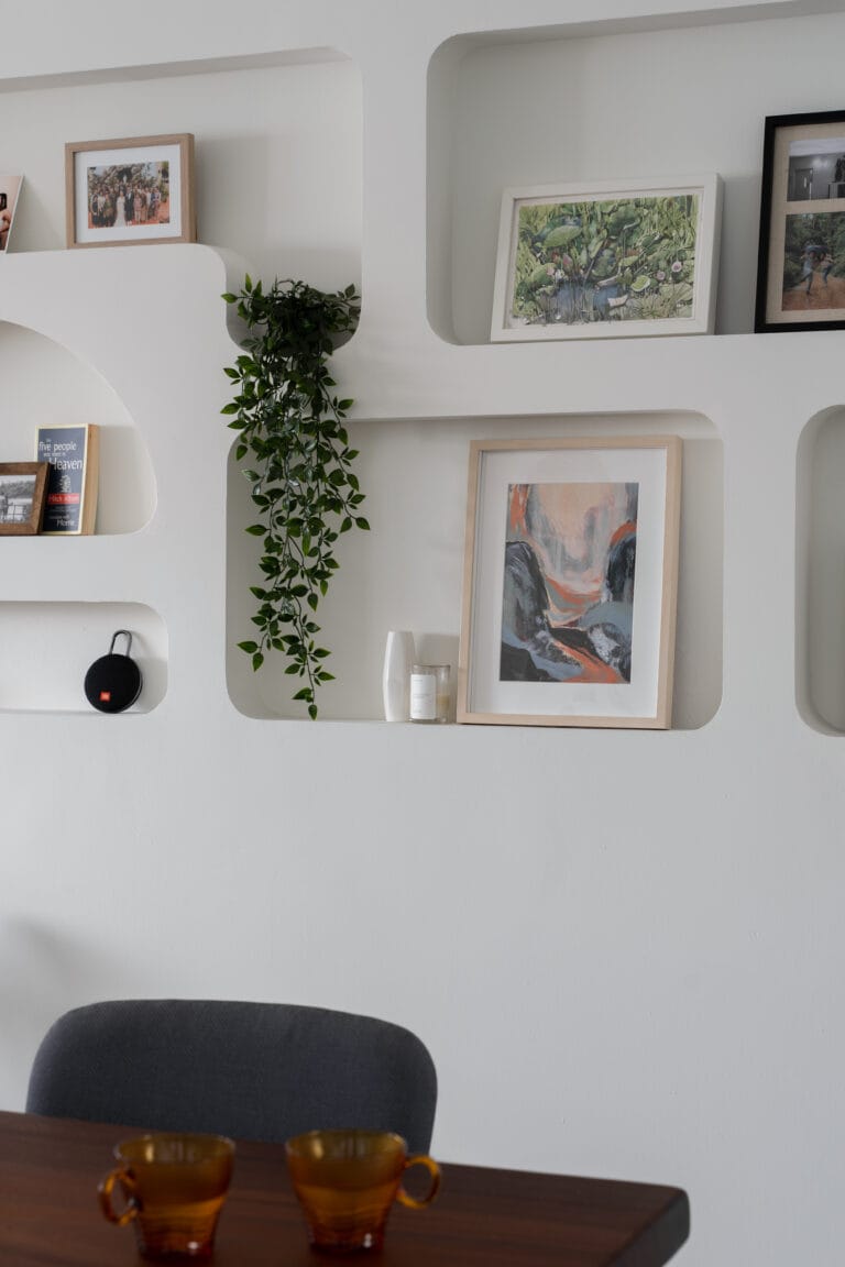 House-of-wall-niches-Room-BuildBuilt-Residential2